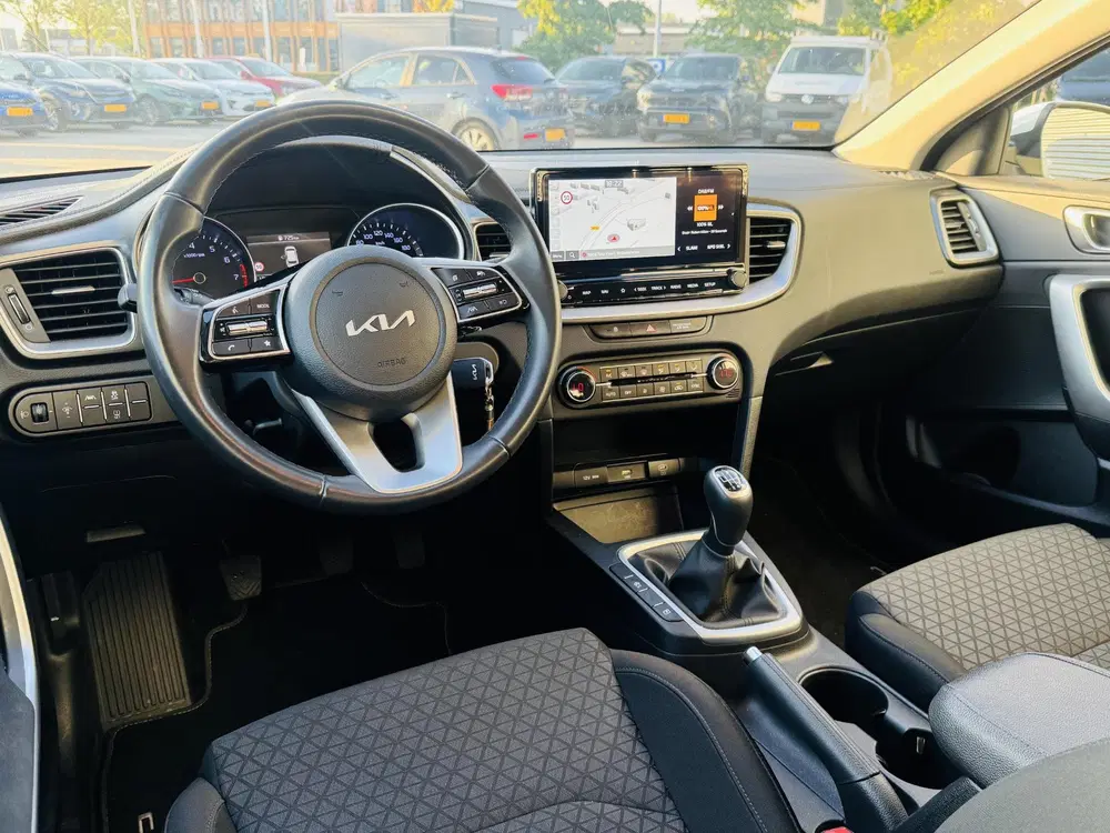 Kia Ceed 1.0 T-GDi ComfortLine Black Wheels + 4 uit 2025, foto 5