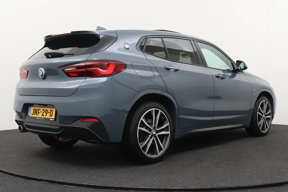 BMW X2 xDrive25e 220PK M-Sport High Exe Pano-dak uit 2021, foto 2