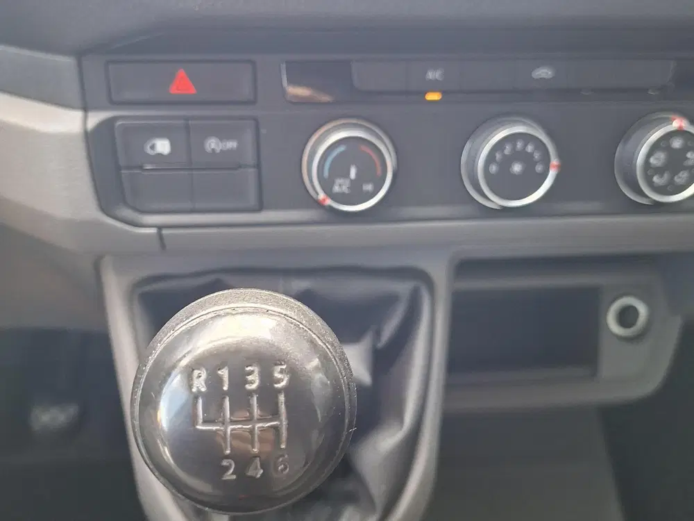 Volkswagen Crafter 35 2.0 TDI L3H3 uit 2020, foto 15