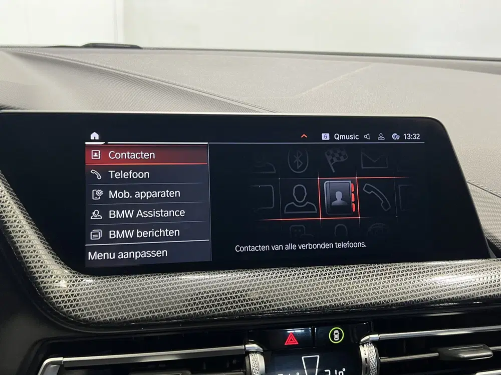 BMW 1-serie 118i Executive Edition uit 2020, foto 12