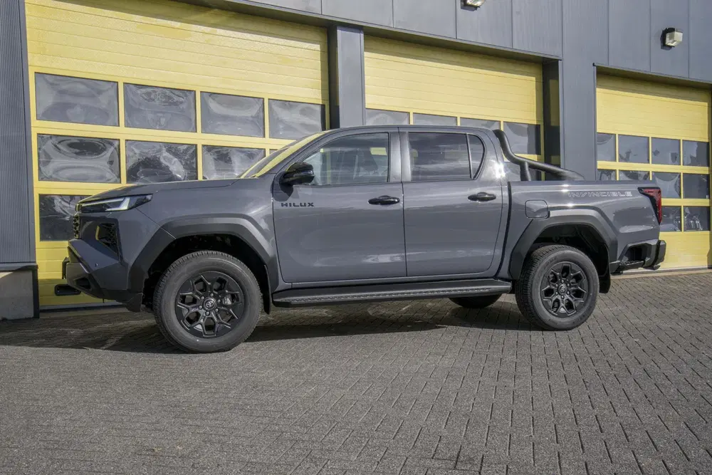 Toyota Hilux 2.8 D-4D Hybrid Invincible JBL Full Option uit 2026, foto 10