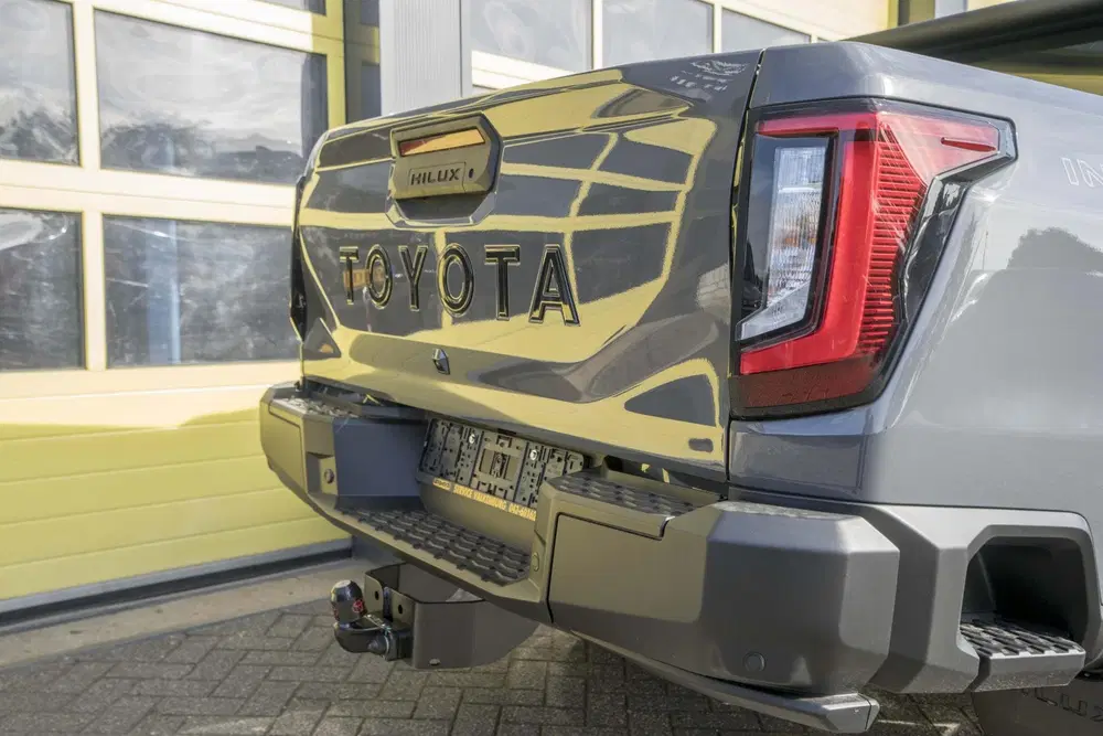 Toyota Hilux 2.8 D-4D Hybrid Invincible JBL Full Option uit 2026, foto 5
