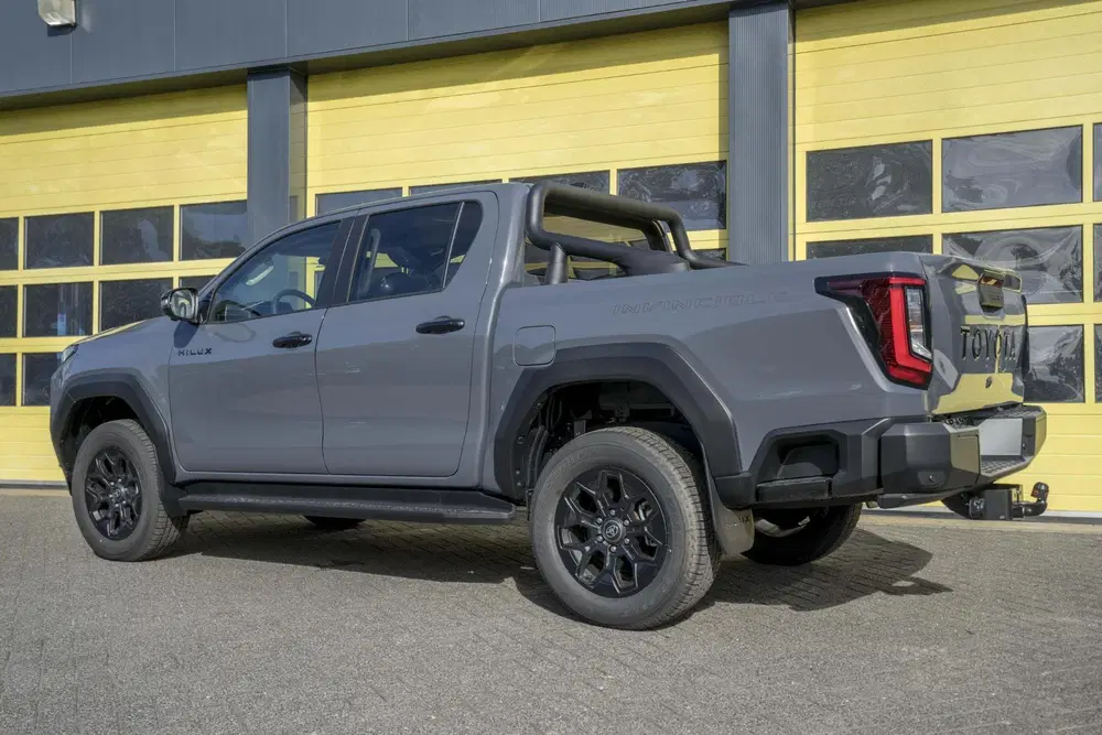Toyota Hilux 2.8 D-4D Hybrid Invincible JBL Full Option uit 2026, foto 8