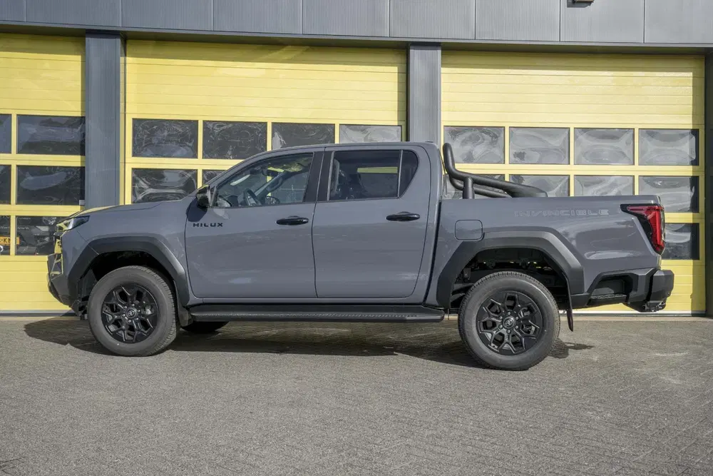 Toyota Hilux 2.8 D-4D Hybrid Invincible JBL Full Option uit 2026, foto 9