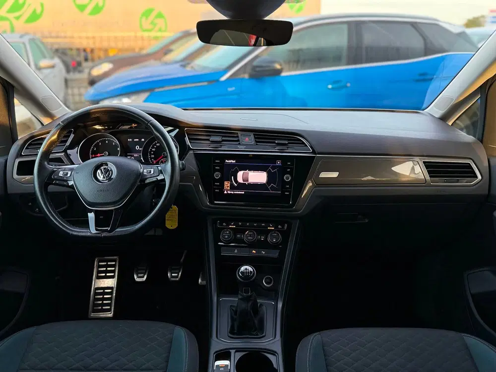 Volkswagen Touran 1.0 TSI uit 2019, foto 12