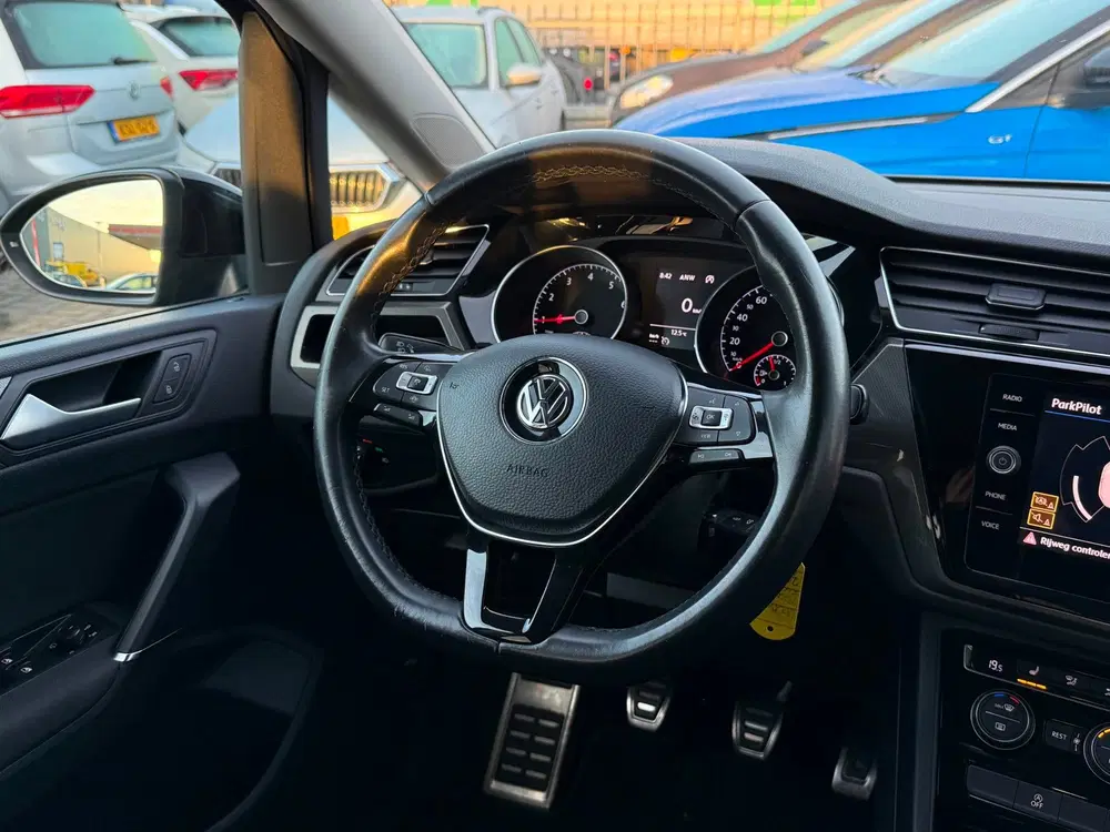 Volkswagen Touran 1.0 TSI uit 2019, foto 13