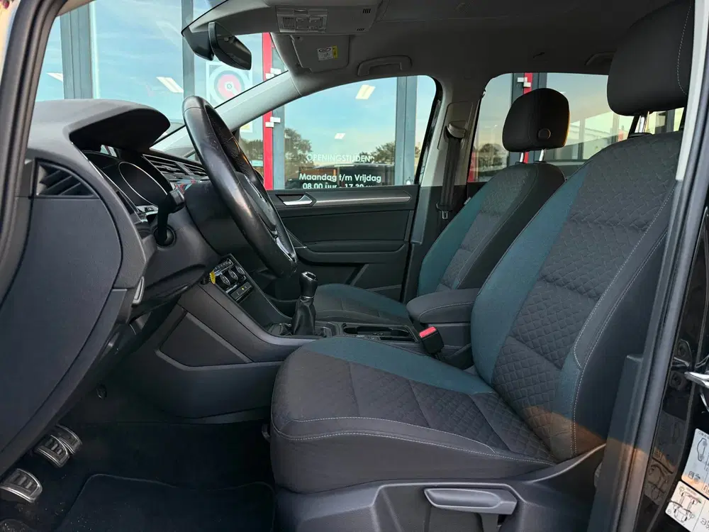 Volkswagen Touran 1.0 TSI uit 2019, foto 3