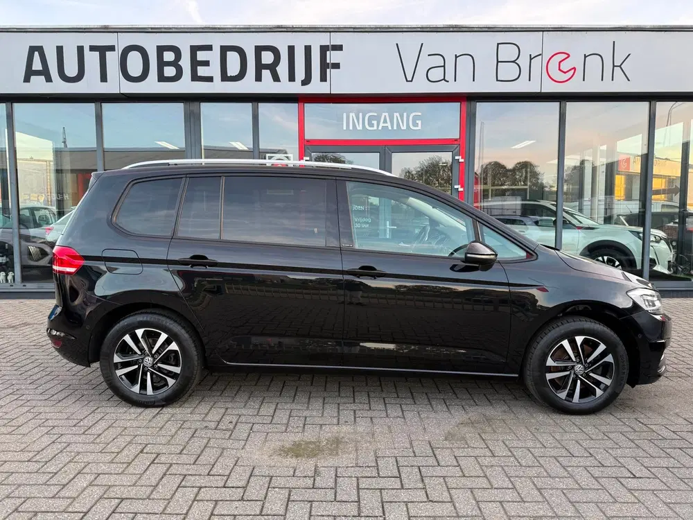 Volkswagen Touran 1.0 TSI uit 2019, foto 4