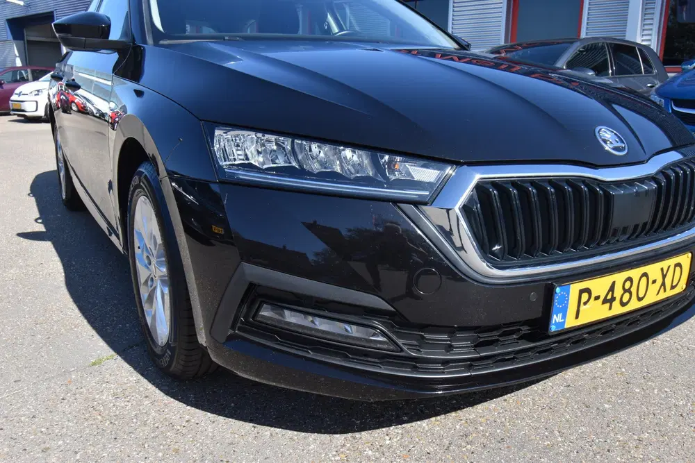 Skoda Octavia 1.0 e-TSI Business Edition uit 2022, foto 5