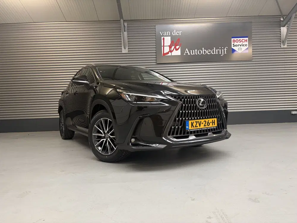 Lexus NX 450h+ AWD LUXERY uit 2025, foto 2