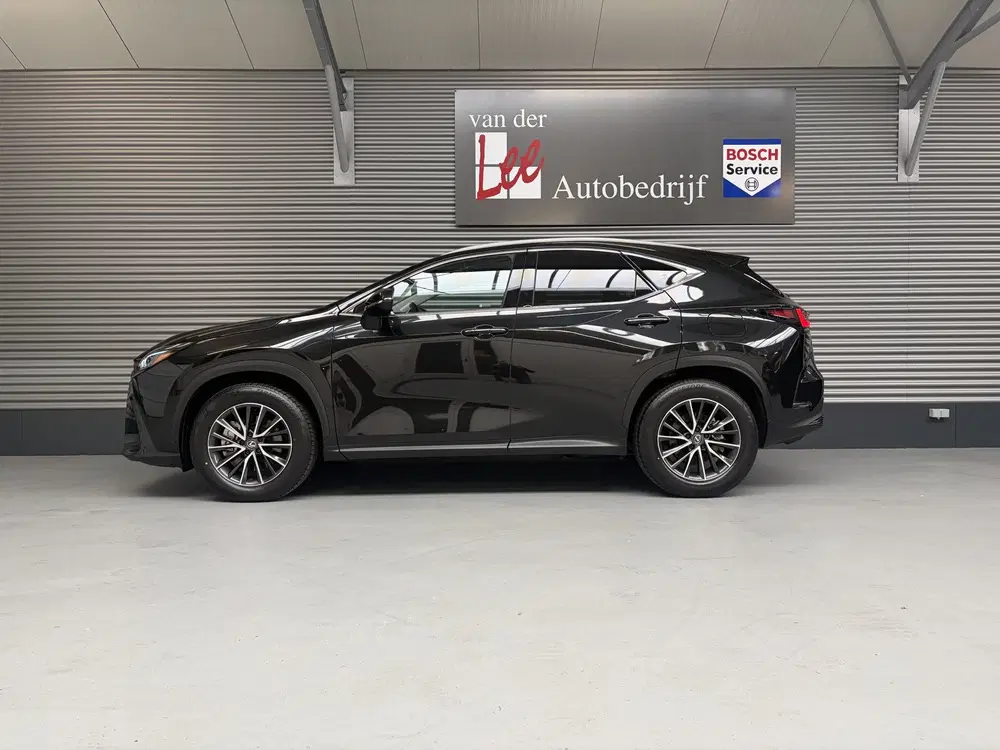 Lexus NX 450h+ AWD LUXERY uit 2025, foto 3