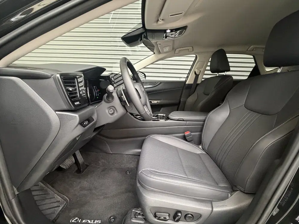 Lexus NX 450h+ AWD LUXERY uit 2025, foto 6