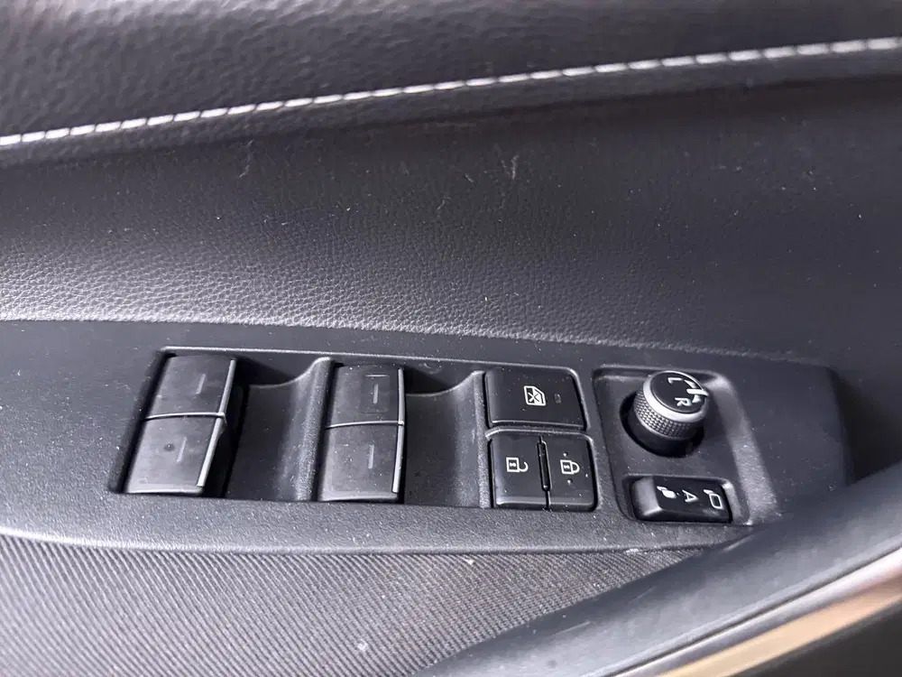 Toyota Corolla 2.0 Hybrid First Edition uit 2019, foto 12