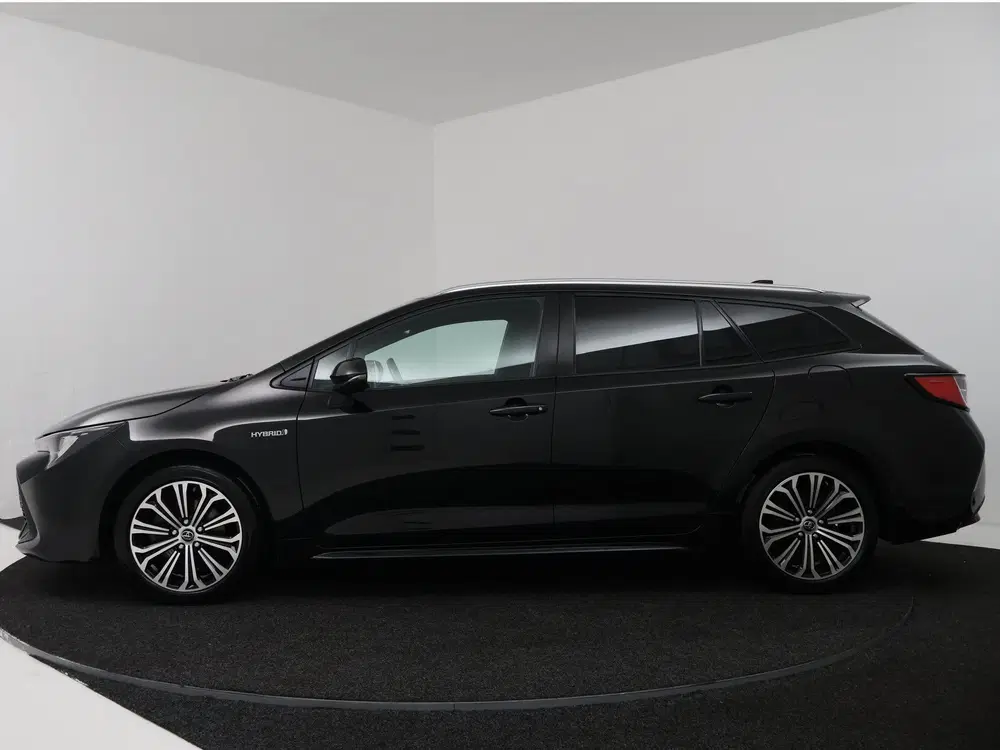 Toyota Corolla 2.0 Hybrid First Edition uit 2019, foto 3