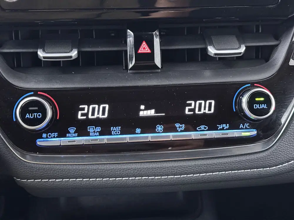 Toyota Corolla 2.0 Hybrid First Edition uit 2019, foto 9