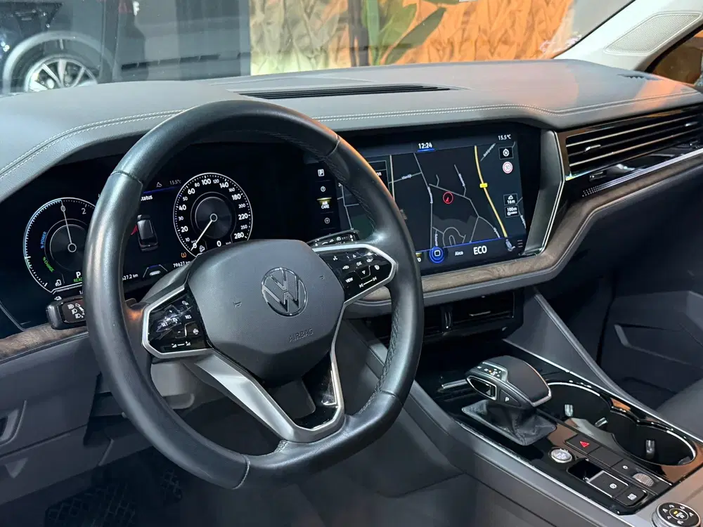 Volkswagen Touareg 3.0 TSi eHybrid 4MOTION 381PK Elegance BO uit 2023, foto 3