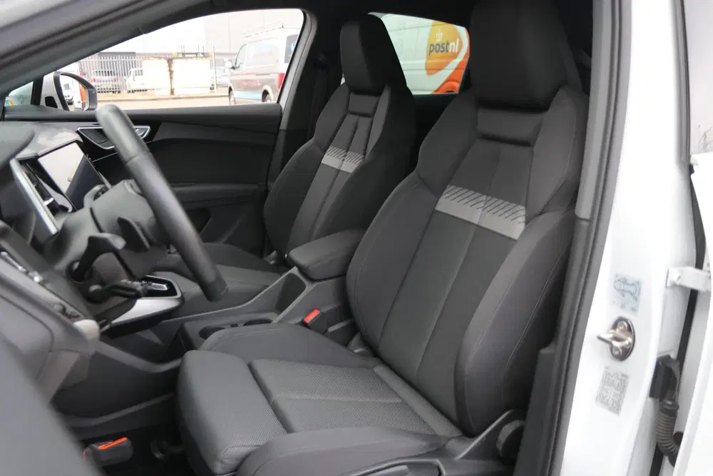 Audi Q4 e-tron 45 265pk quattro Advanced edition 7 uit 2023, foto 4