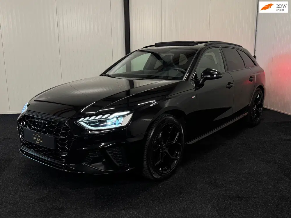 Audi A4 35 TDI S-Line Competition 2022 163PK PANO uit 2022