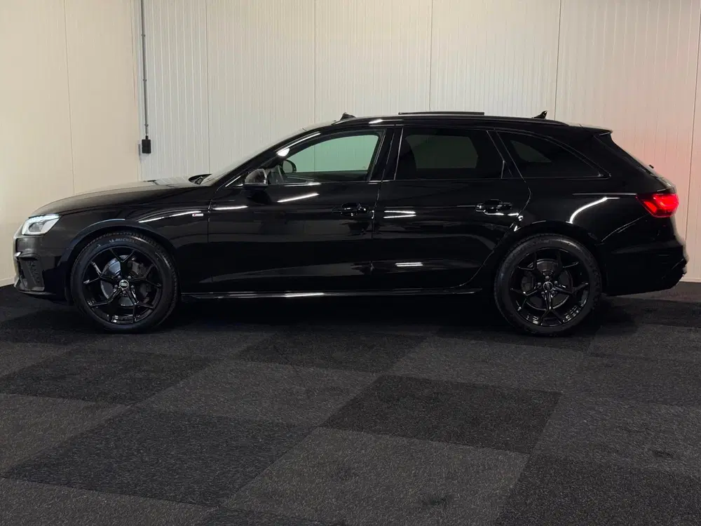 Audi A4 35 TDI S-Line Competition 2022 163PK PANO uit 2022, foto 11