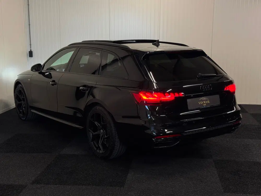 Audi A4 35 TDI S-Line Competition 2022 163PK PANO uit 2022, foto 12
