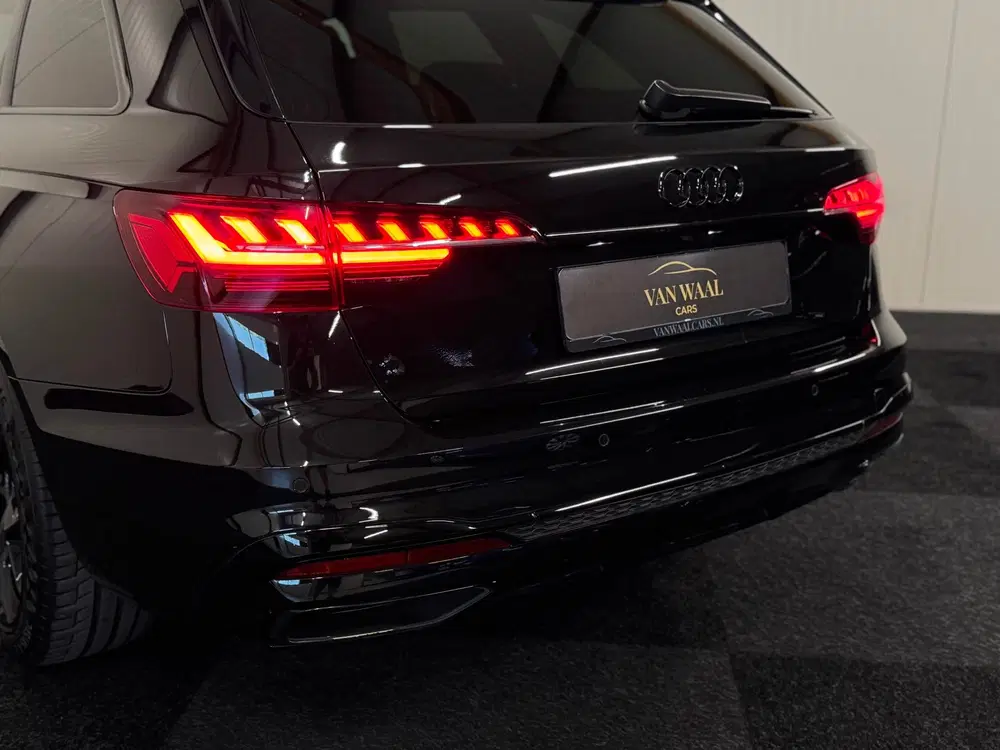 Audi A4 35 TDI S-Line Competition 2022 163PK PANO uit 2022, foto 13