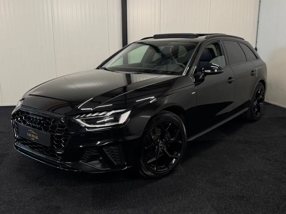 Audi A4 35 TDI S-Line Competition 2022 163PK PANO uit 2022, foto 4