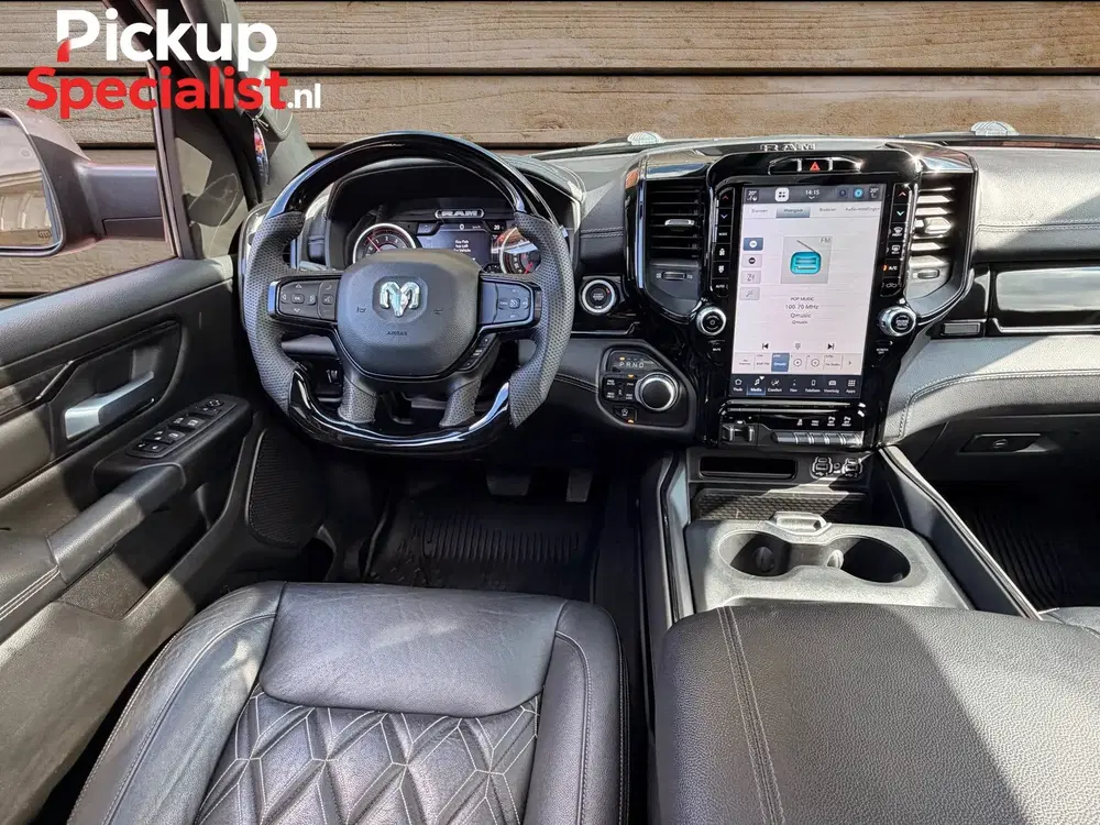 Dodge RAM 5.7 V8 4x4 Crew Cab uit 2022, foto 4