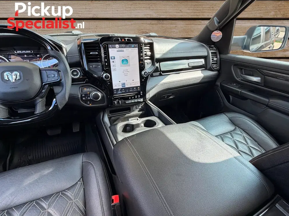 Dodge RAM 5.7 V8 4x4 Crew Cab uit 2022, foto 6