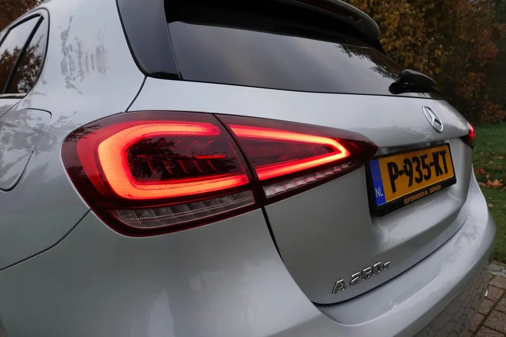 Mercedes-Benz A-Klasse 250 e Business Solution AMG Limited uit 2022, foto 15