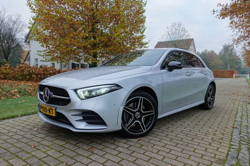 Mercedes-Benz A-Klasse 250 e Business Solution AMG Limited uit 2022, foto 2