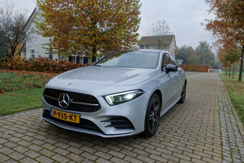Mercedes-Benz A-Klasse 250 e Business Solution AMG Limited uit 2022, foto 3