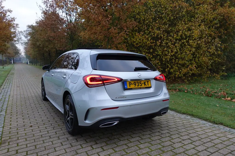 Mercedes-Benz A-Klasse 250 e Business Solution AMG Limited uit 2022, foto 6