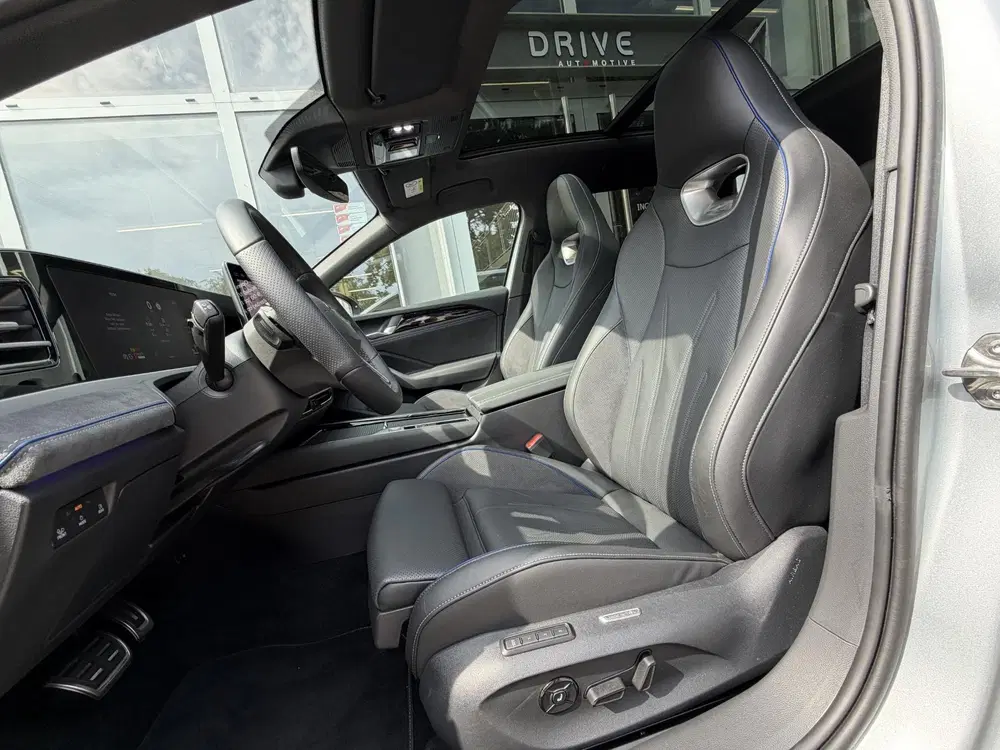 Volkswagen Passat 1.5 eHybrid R-Line uit 2025, foto 10