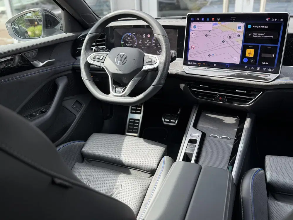 Volkswagen Passat 1.5 eHybrid R-Line uit 2025, foto 3