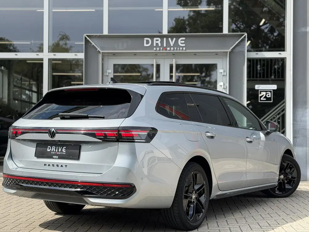 Volkswagen Passat 1.5 eHybrid R-Line uit 2025, foto 5