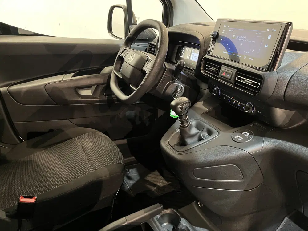 Opel Combo 1.2 PureTech 110 PK L1 BENZINE uit 2024, foto 3