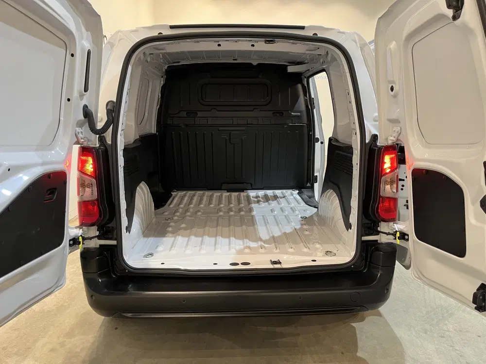 Opel Combo 1.2 PureTech 110 PK L1 BENZINE uit 2024, foto 5