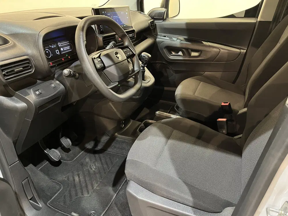 Opel Combo 1.2 PureTech 110 PK L1 BENZINE uit 2024, foto 6