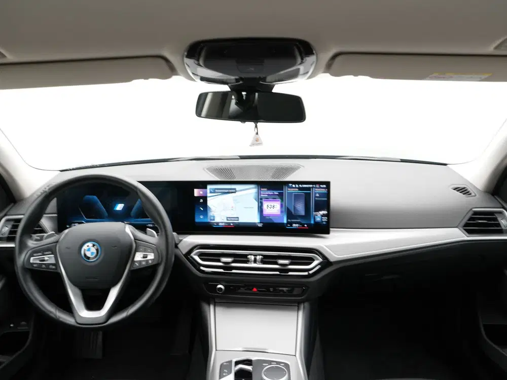BMW 3-serie 320e Touring SoH 97% (bj 2024 uit 2024, foto 12