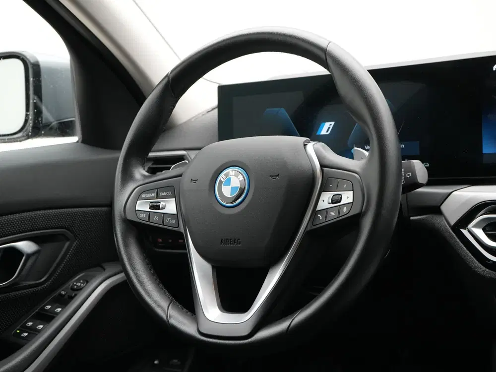 BMW 3-serie 320e Touring SoH 97% (bj 2024 uit 2024, foto 2