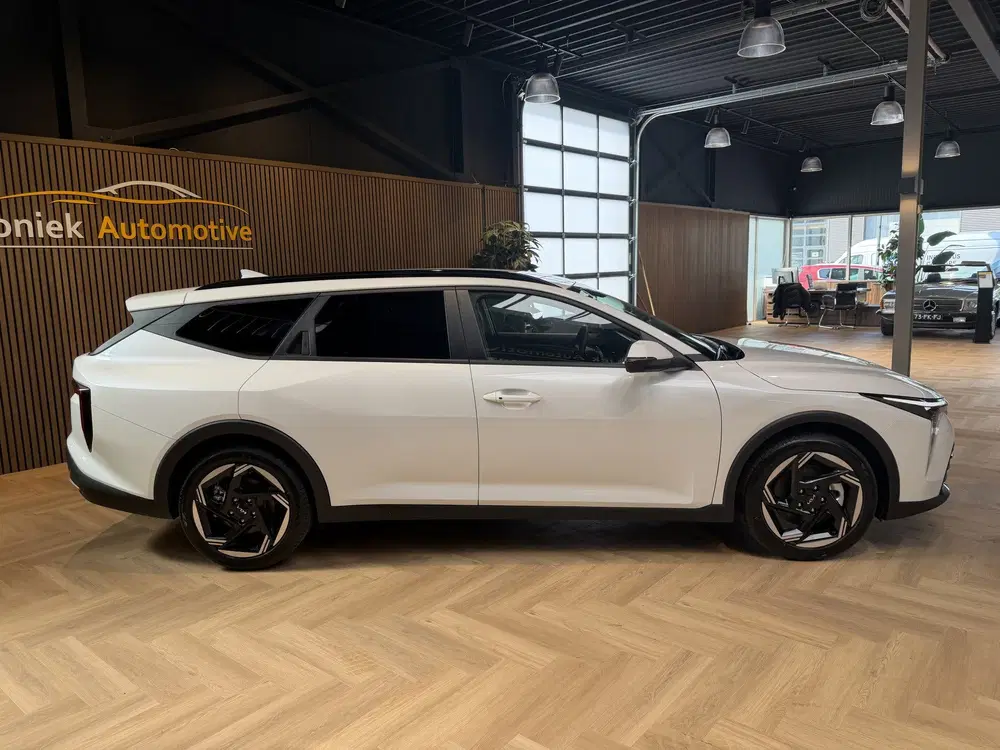 Kia K4 1.6 T-GDi GT-Line Launch Edition uit 2026, foto 2