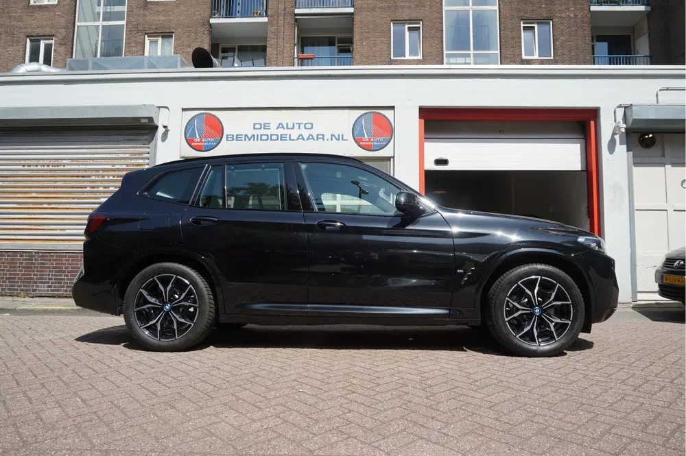BMW X3 xDrive30e High Executive M-SPORT uit 2024, foto 3