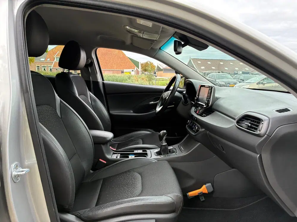 Hyundai i30 1.4 T-GDI Premium uit 2019, foto 8