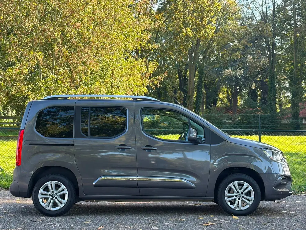 Toyota Proace City 1.2 Turbo Active uit 2020, foto 2