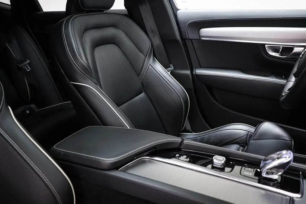 Volvo S90 2.0 B5 Ultimate Dark uit 2023, foto 12