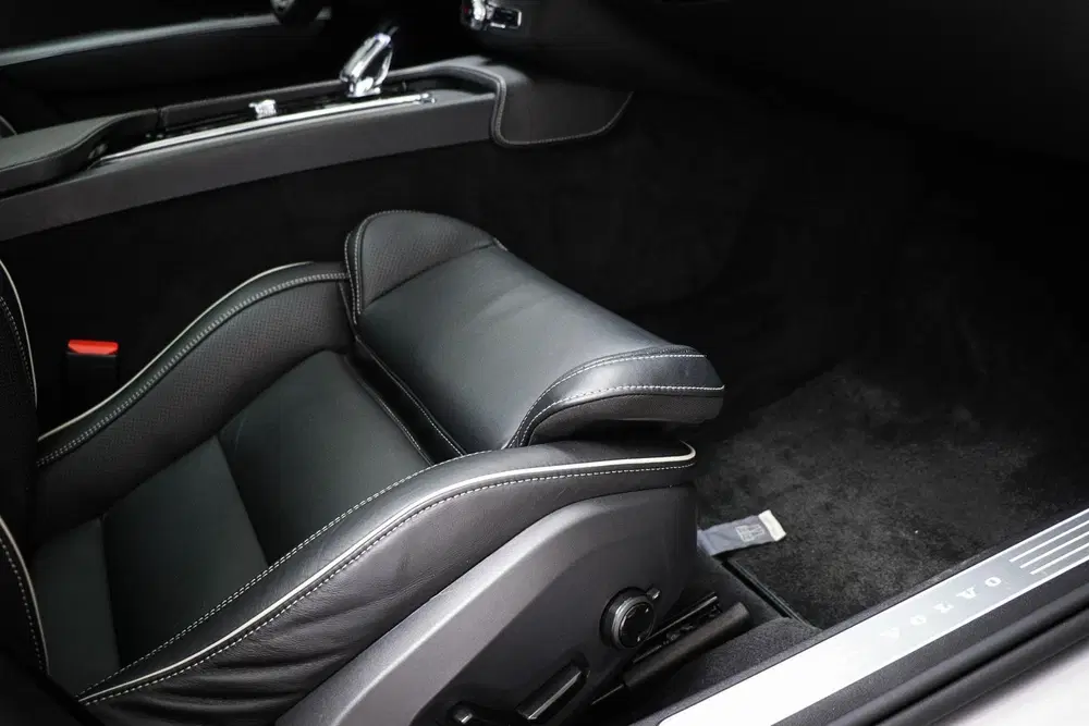 Volvo S90 2.0 B5 Ultimate Dark uit 2023, foto 13