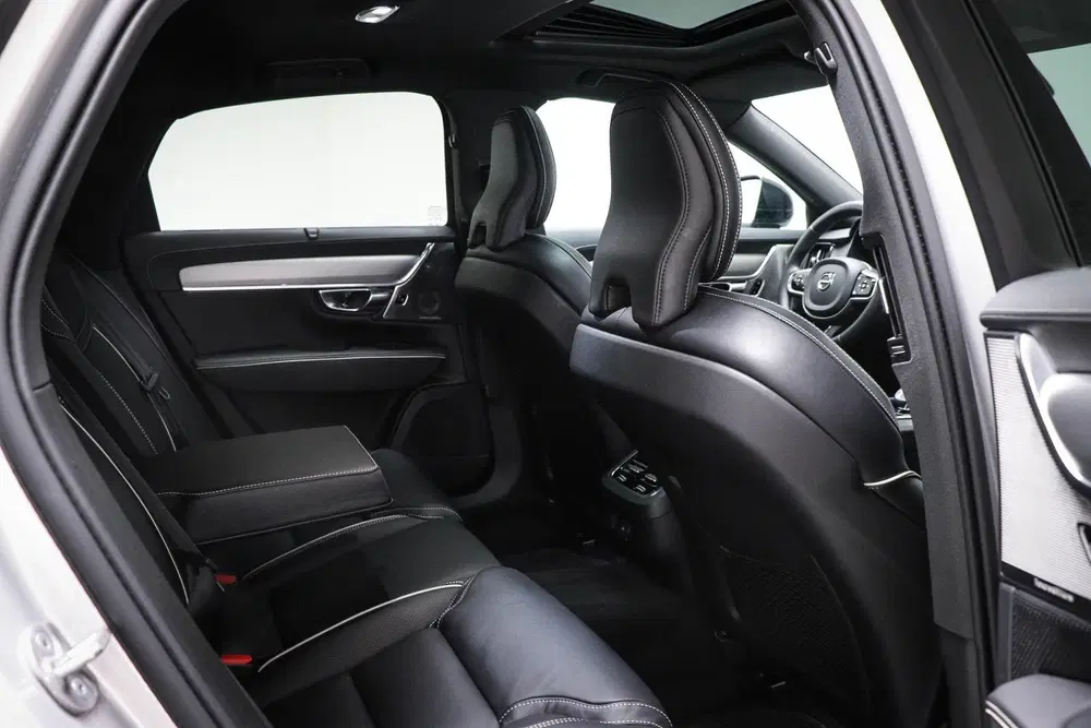 Volvo S90 2.0 B5 Ultimate Dark uit 2023, foto 14