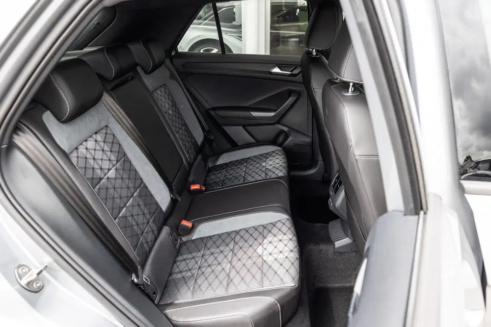 Volkswagen T-Roc 1.5 TSI 150pk DSG R-Line Edition uit 2025, foto 14