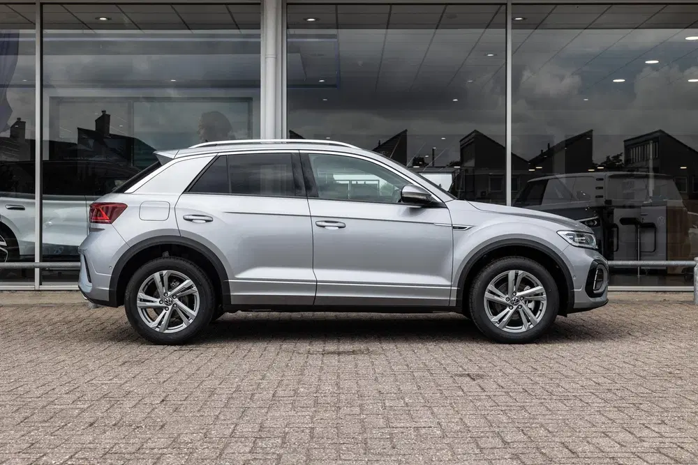 Volkswagen T-Roc 1.5 TSI 150pk DSG R-Line Edition uit 2025, foto 3