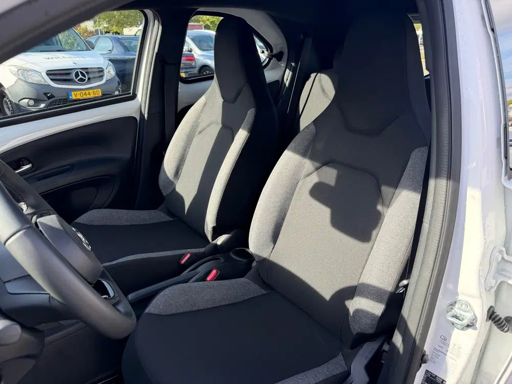 Toyota Aygo X 1.0 VVT-i S-CVT Play Automaat (BOVAG uit 2026, foto 10